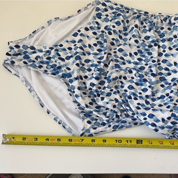 Nip Tuck Swim Petal Plunge Eva One Piece Swimsuit Size 10 - Picture 10 of 13